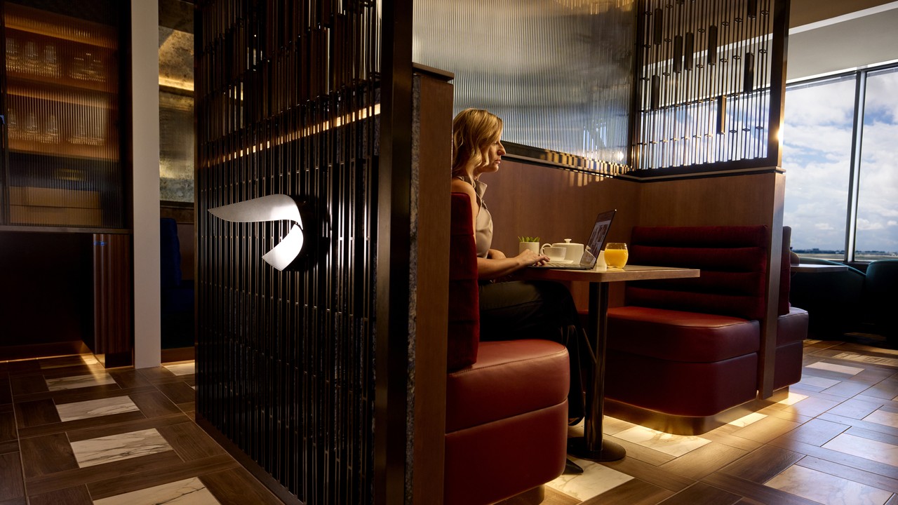 Dining area in the Miami lounge 