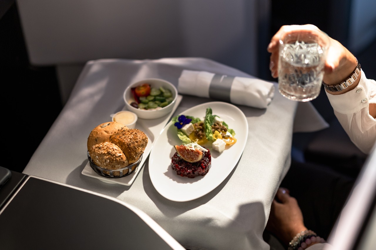 Club World dinner service 