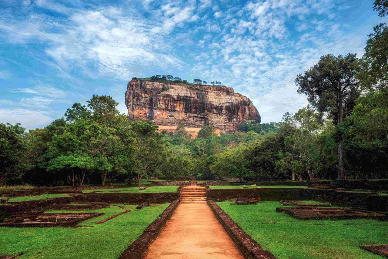 sigiriya-lions-rock-dambulla
